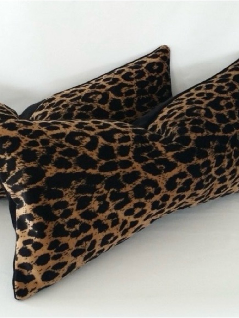 ♥️ Leopard Print Decorative Lumbar Pillow - Black & Brown